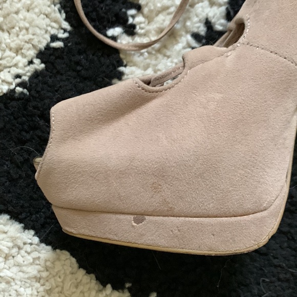 Colin Stuart suede nude lace up peep toe 6 inch heels - Picture 5 of 13